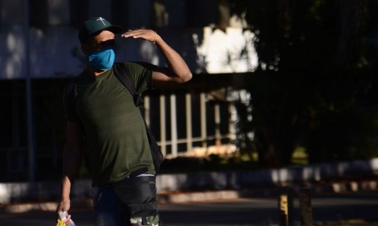 Covid-19: Brasil tem 67,9 mil mortes e 1 milhão de curados